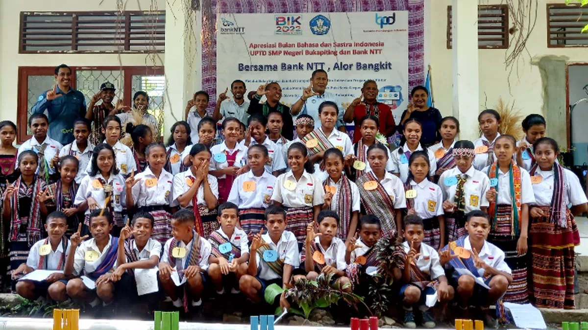 Gaungkan Alor Bangkit Bersama Bank NTT dari SMPN Bukapiting