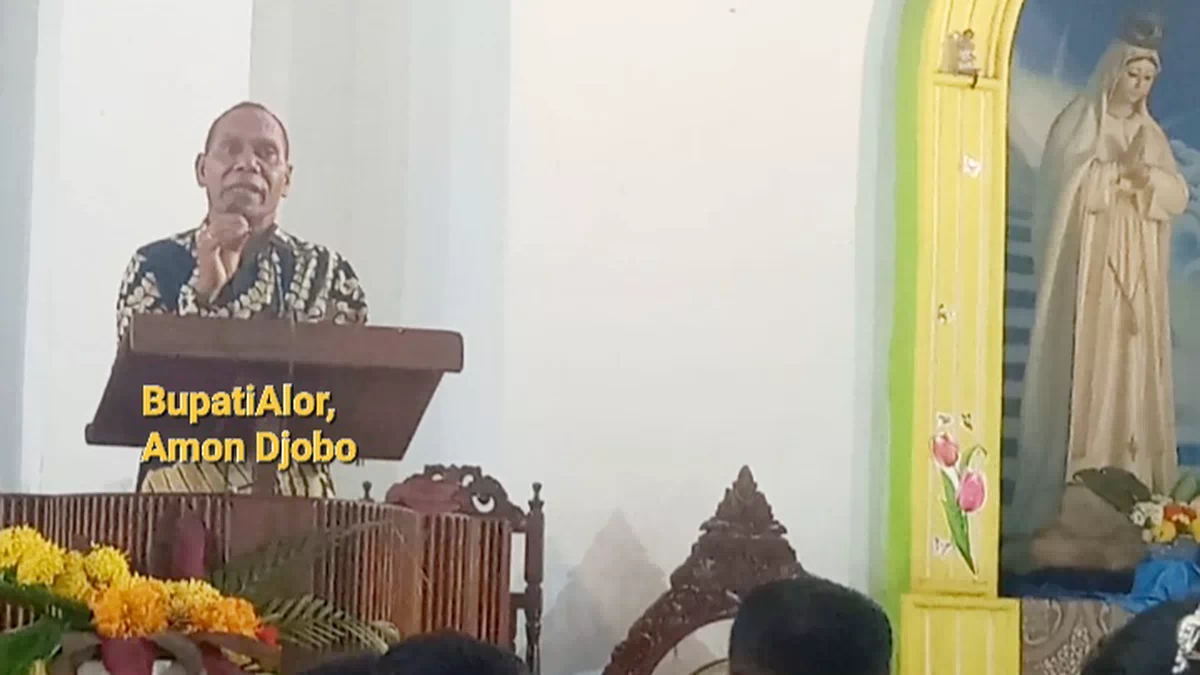Ikut Misa di Gereja Katolik, Bupati Alor Mohon Maaf dan Pamit. Romo Simon: Terima Kasih