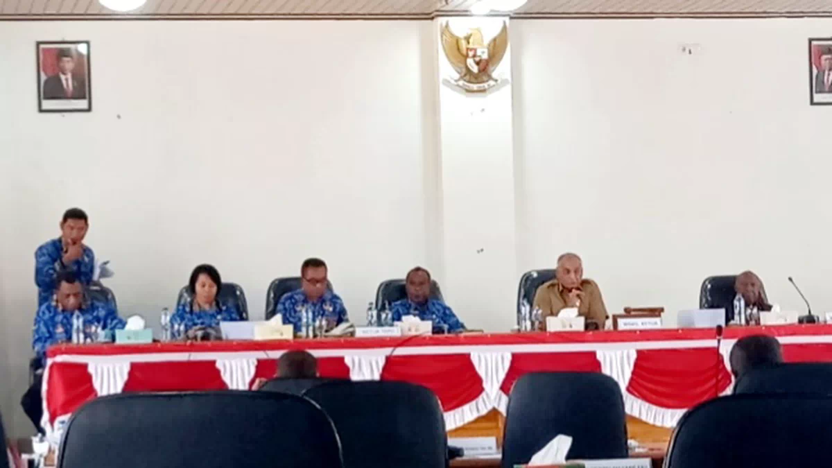 Jalan Berliku Hingga Banggar DPRD Alor dan TAPD Bersidang Lagi