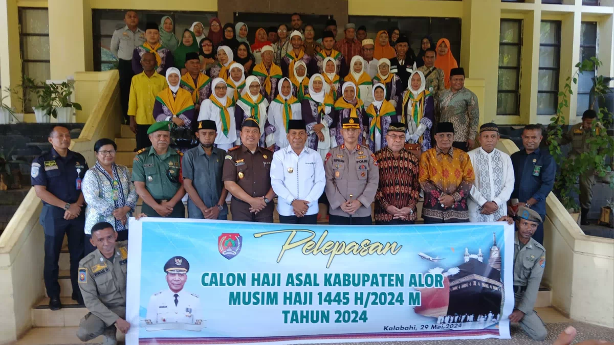 Lepas 19 Jamaah Haji, Pj.Bupati Alor Minta Jamaah Jaga Nama Baik Daerah. Tertua 86 Tahun. Daftar Sejak 2013