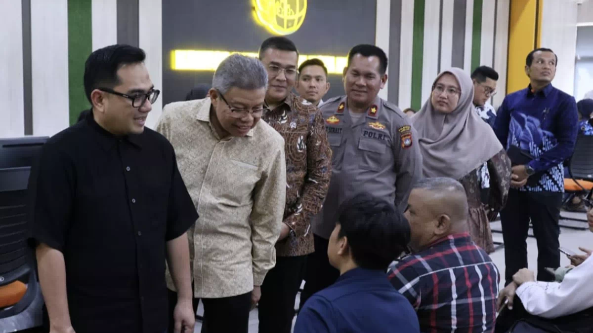 Tinjau Kantah Kota Batam Bersama Komisi II DPR RI, Wamen ATR/Waka BPN Pastikan Pelayanan Pertanahan Berjalan Efisien