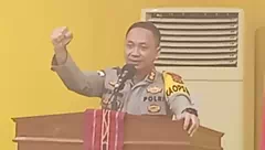 Tertib Bersepeda Motor Pakai Helm di Alor Rendah. Kapolres: KBPP POLRI Agar Jadi Teladan