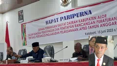 Jubir Fraksi PDIP Pukul Meja, Tendang Kursi dan Tinggalkan Rapat Paripurna DPRD Alor