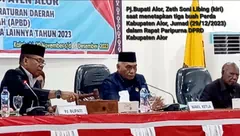 Pj.Bupati Alor Tetapkan Perda APBD 2024. Boli: Jangan Lagi Tergeser Kepentingan Lain