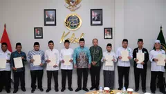 Serahkan 11 Sertipikat Tanah Wakaf untuk PCNU Kalimantan Selatan, Menteri Nusron Dorong Kolaborasi Lintas Organisasi Keagamaan