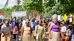 Kunjungan Perdana ke Papua, Menteri Nusron Sosialisasikan Pendaftaran Tanah Ulayat dan Serahkan Sertipikat Rumah Ibadah
