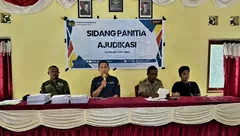 Panitia Ajudikasi Kantah Alor Bersidang di Desa Maikang, Teliti 171 Bidang Tanah